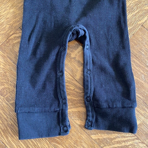 Planet Cotton thermal onesie with matching hat - Picture 5 of 7